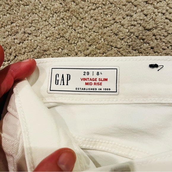 Gap Vintage Slim Mid Rise White Distressed Jeans, Size 29 / 8 Long - Picture 5 of 10
